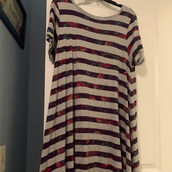 LuLaRoe Dresses & Skirts - Lularoe Carly Dress